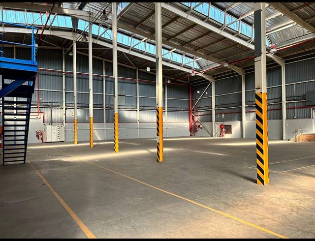 5,822M² WAREHOUSE TO LET IN KELVIN